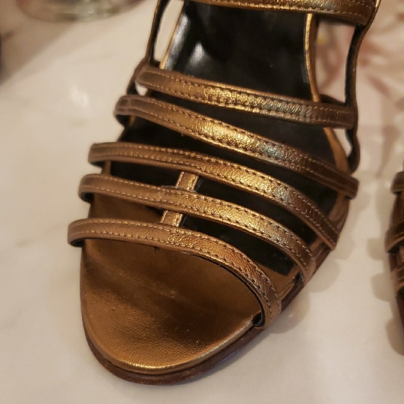 Manolo Blahnik Metallic Leather Slingback Sandals + Dust Bag. - Picture 5 of 16